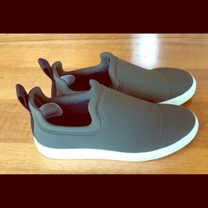 James Perse Zuma Nylon Slip On. Olive color.